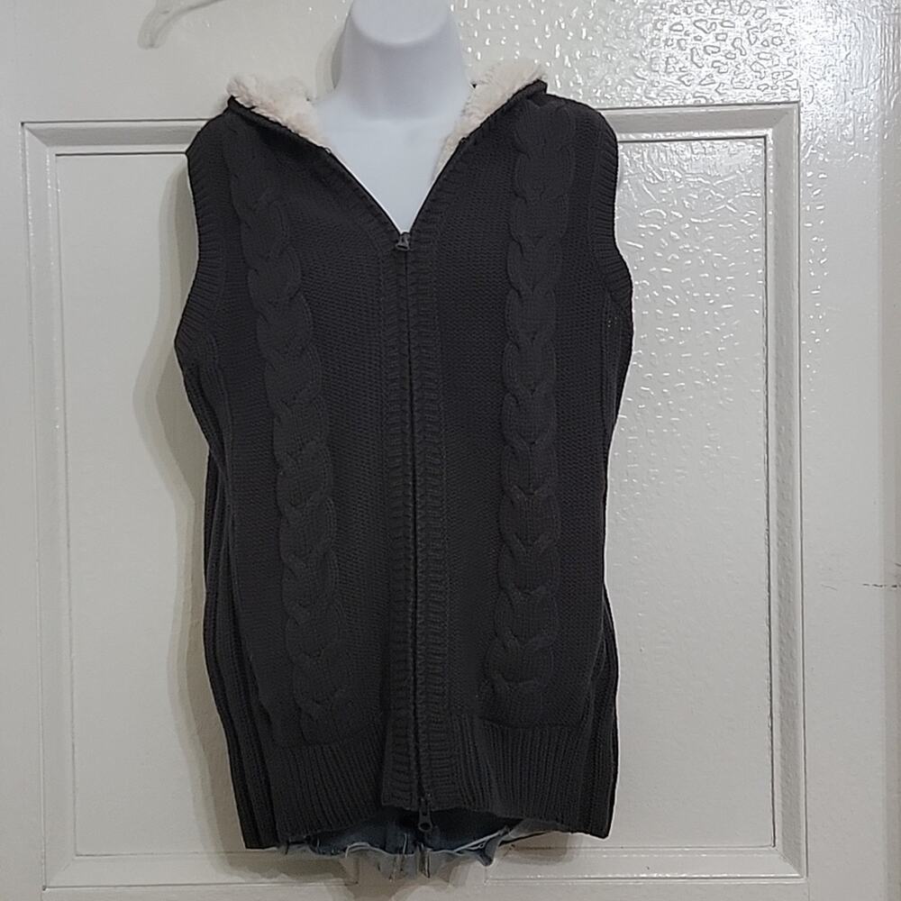 NWT Women's Charcoal Grey Sweater Vest Hoodie L Gander Mountain